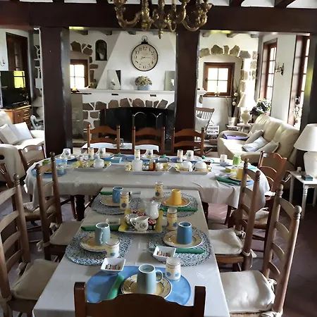 Le Manoir Du Tertre فندق مبيت وإفطار